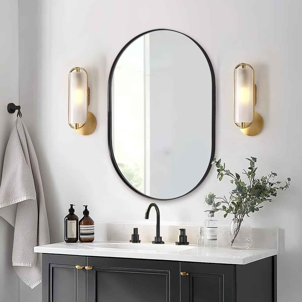 Oval Bathroom Mirror – Modern Wall-Mounted Design