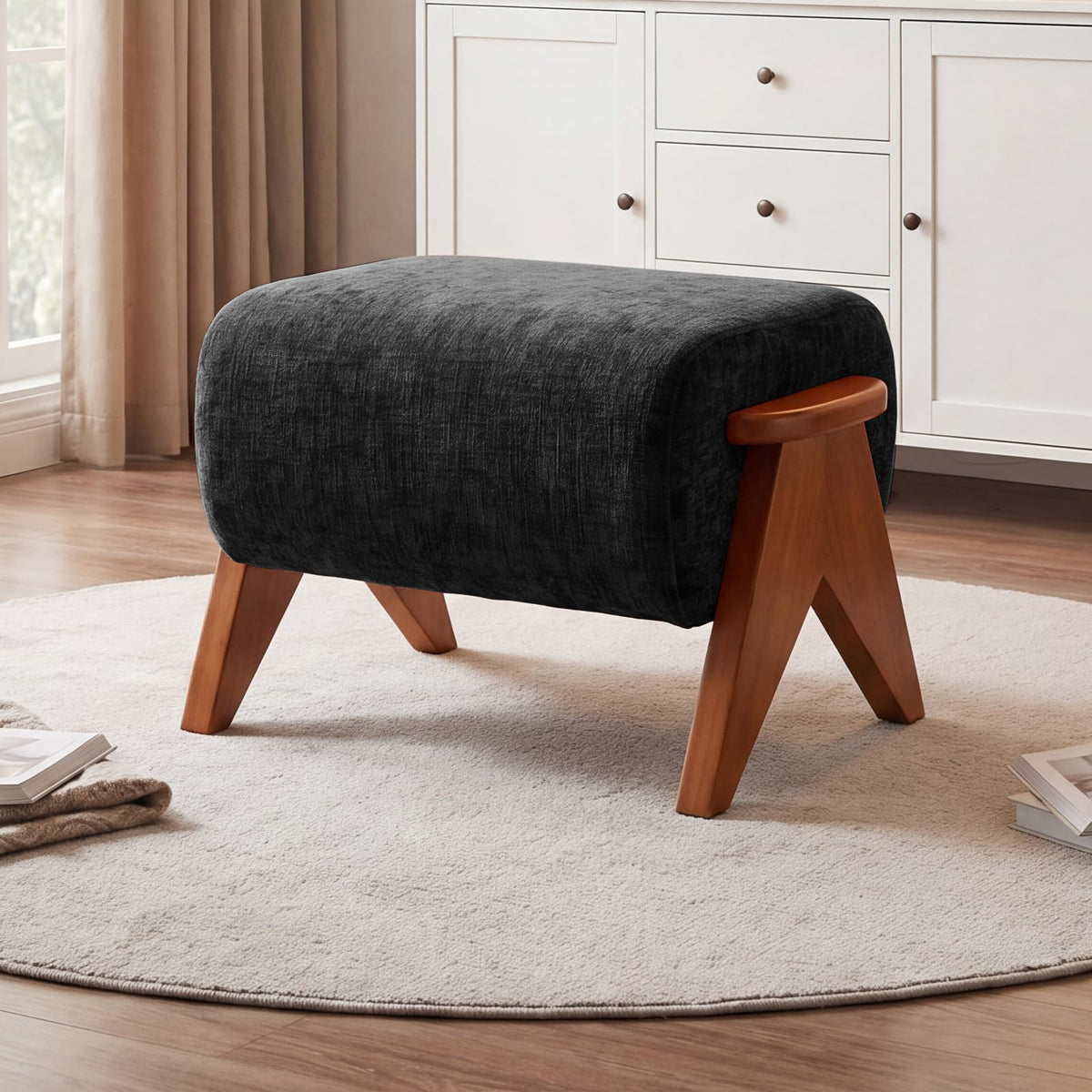 Mid-Century Accent Chair – Upholstered Wood Frame