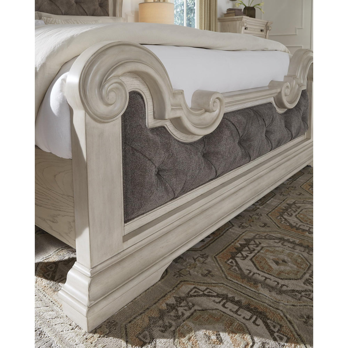 Upholstered Panel Bed – Traditional Tufted Design