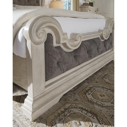 Upholstered Panel Bed – Traditional Tufted Design